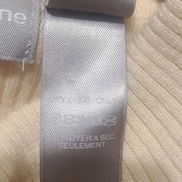 Liz Claiborn Large Pale Yellow Turtleneck Sweater - Picture 5 of 6